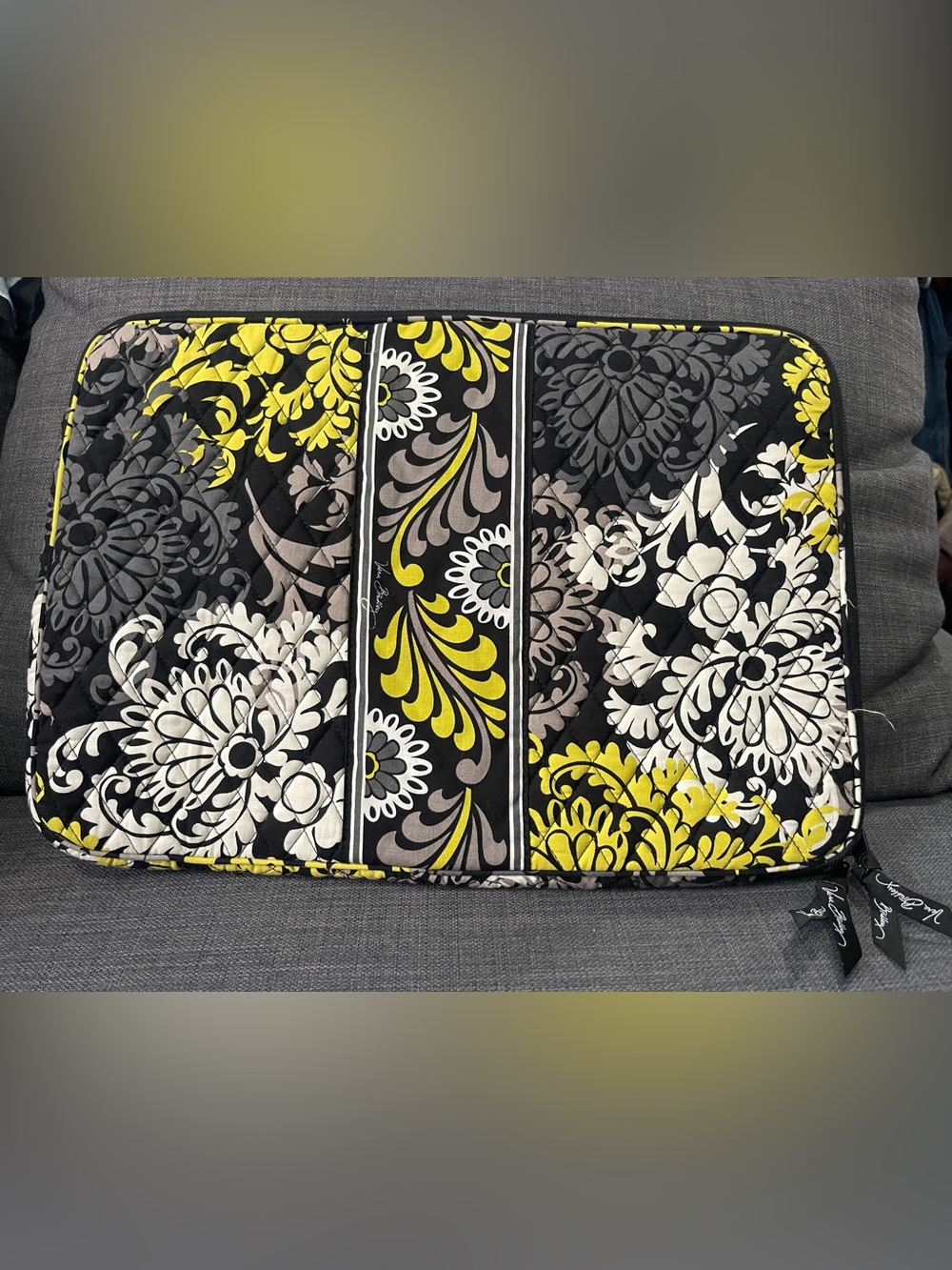 🌼🖤Vera Bradley Yellow Black White Floral Quilted Laptop Sleeve